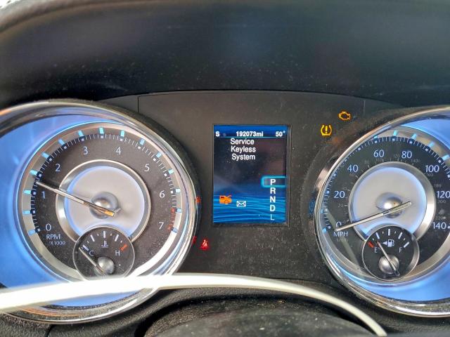 Chrysler 300 Image 11