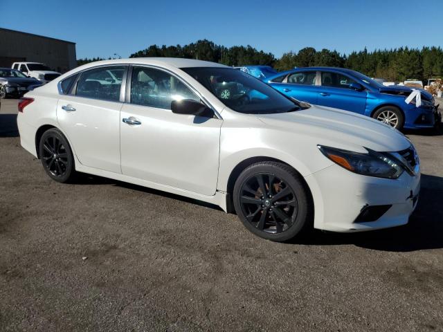 Nissan Altima 2.5 Image 5