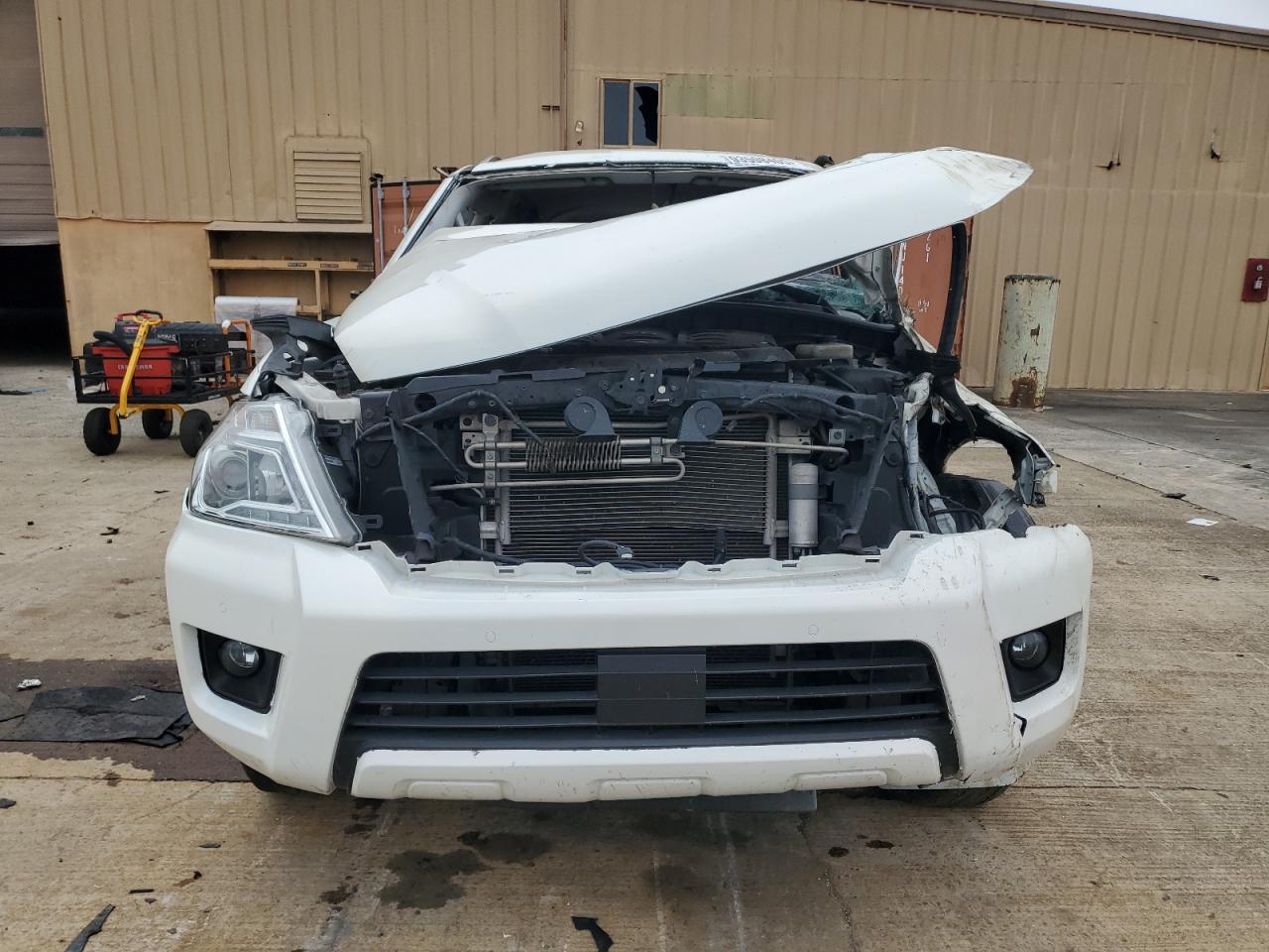 Nissan Armada Sv Image 6