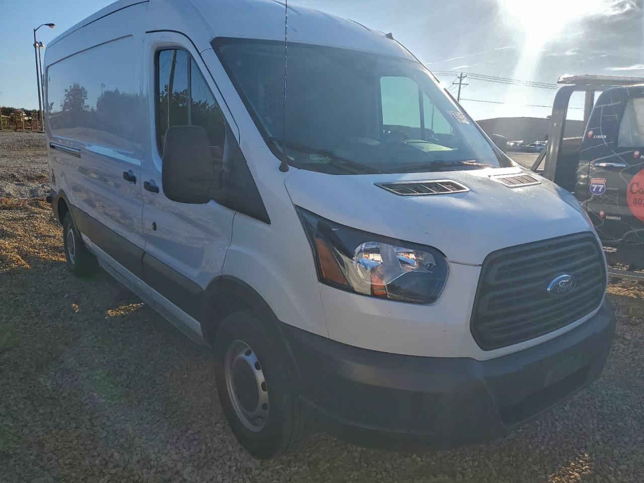 Ford Transit T-250 Image 5