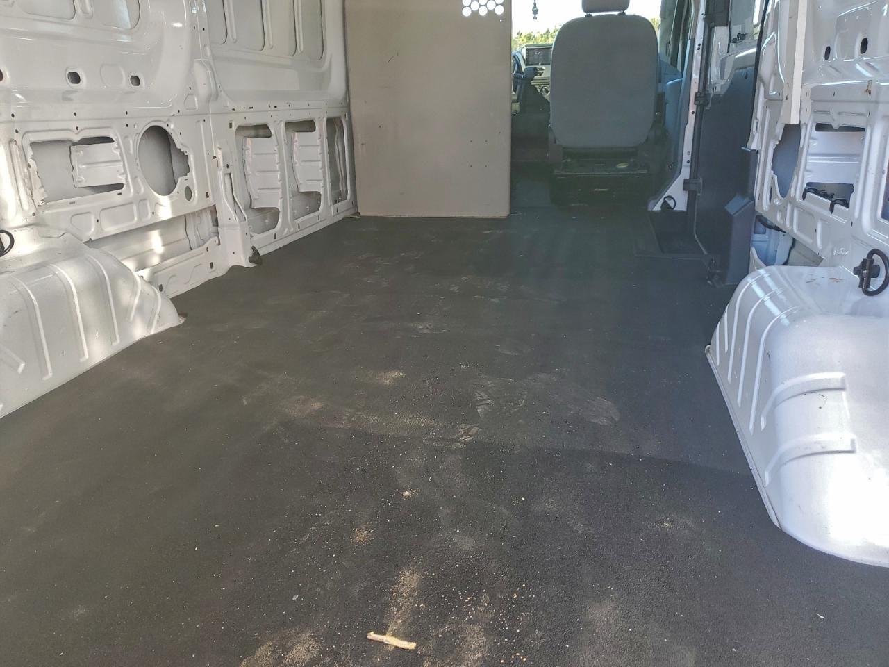 Ford Transit T-250 Image 11