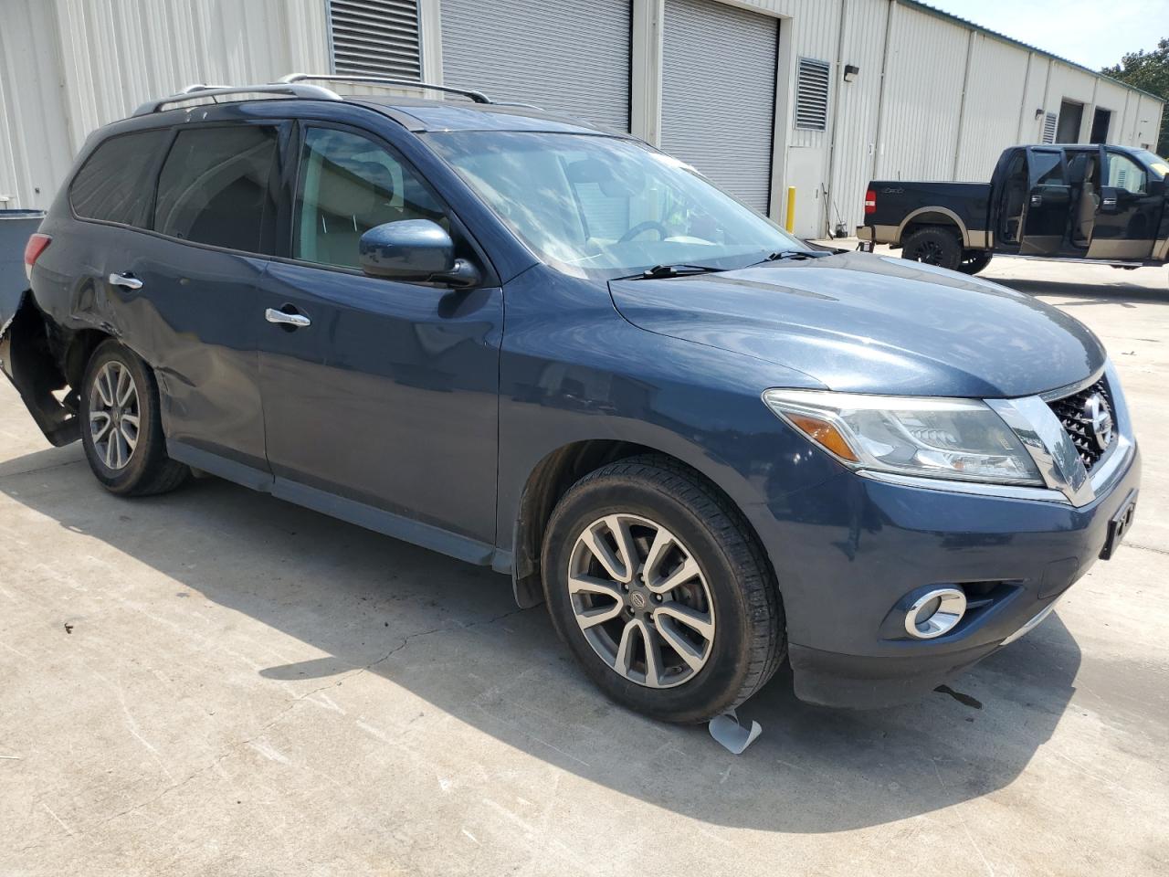 Nissan Pathfinder S Image 9