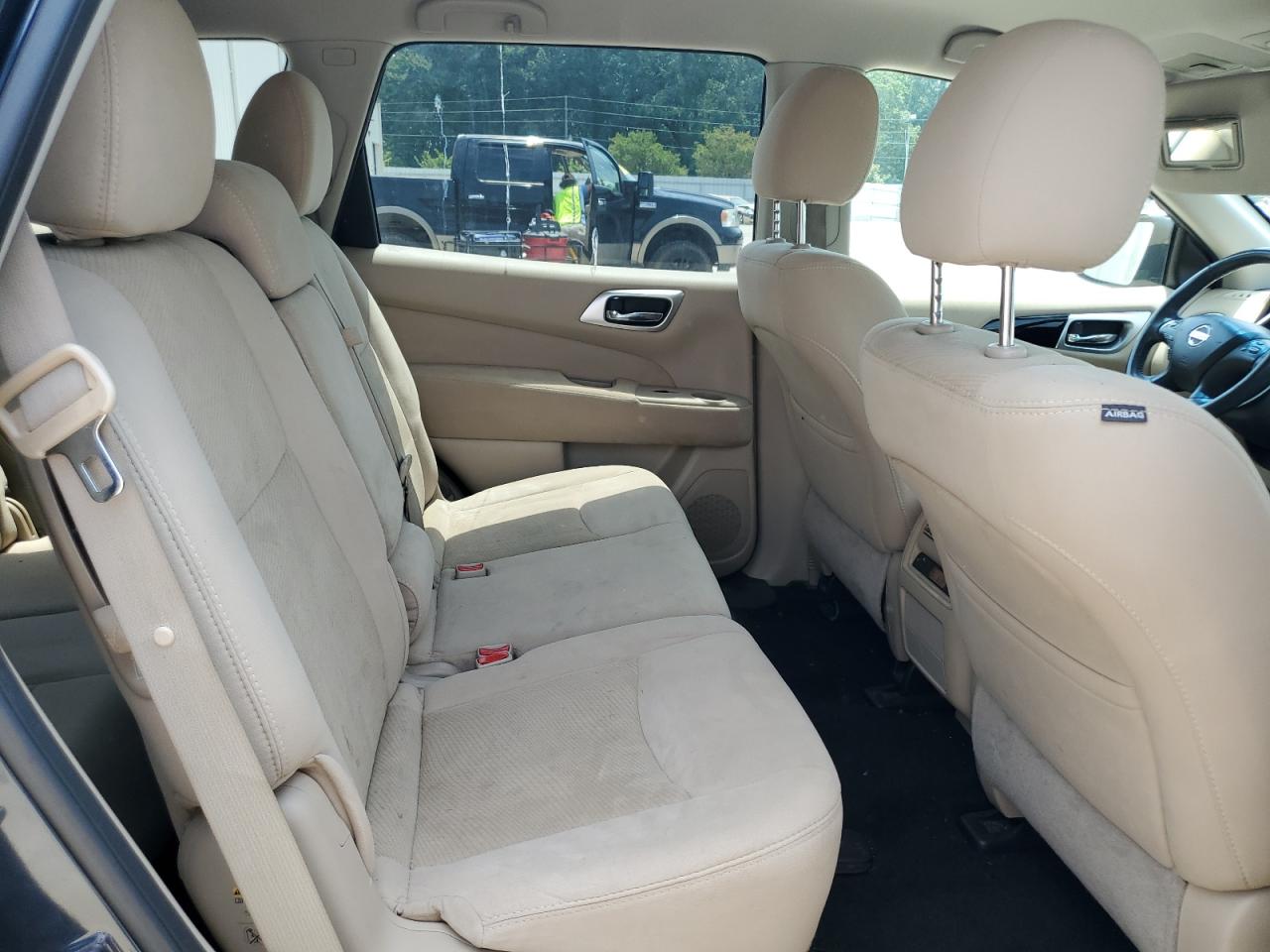 Nissan Pathfinder S Image 10