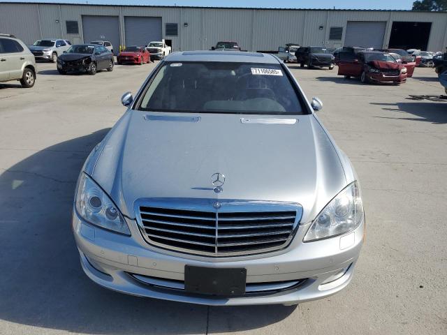 Mercedes-Benz S-Class 550 Image 9