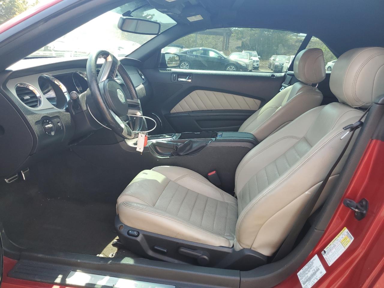 Ford Mustang Image 9