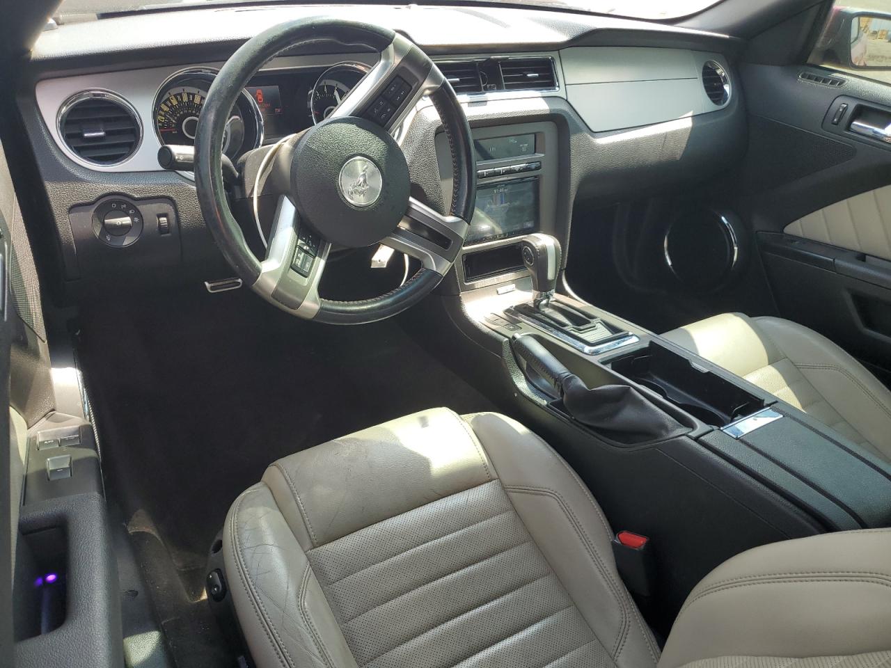 Ford Mustang Image 6