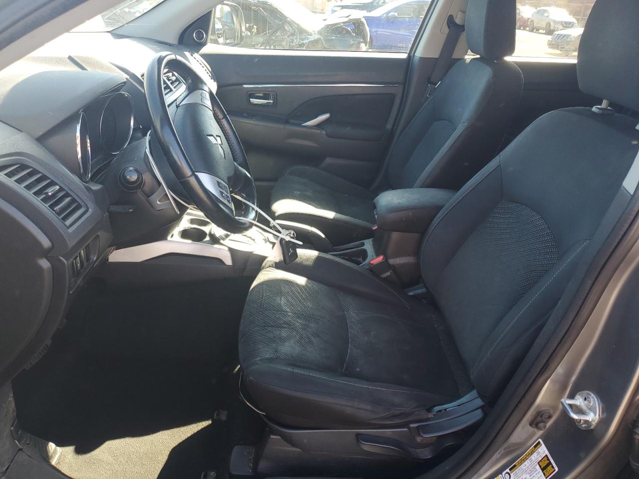 Mitsubishi Outlander Se Image 3