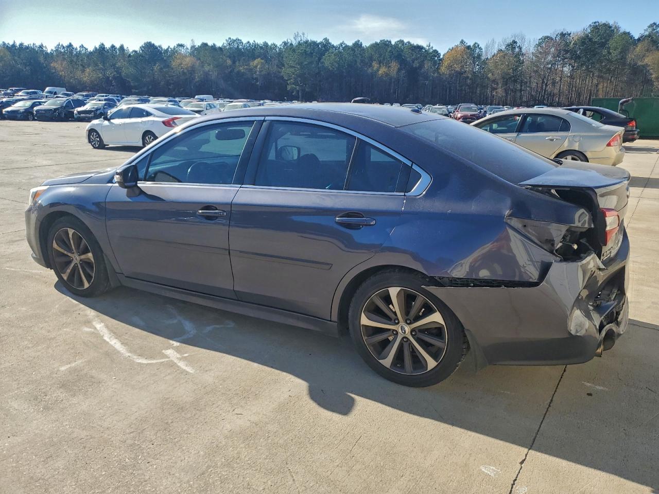 Subaru Legacy 2.5i Limited Image 2