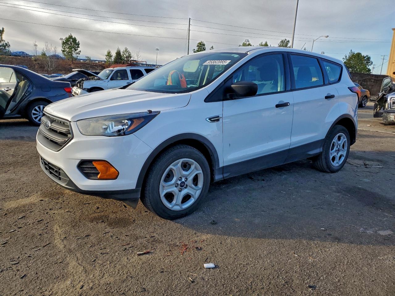 Ford Escape S Image 1