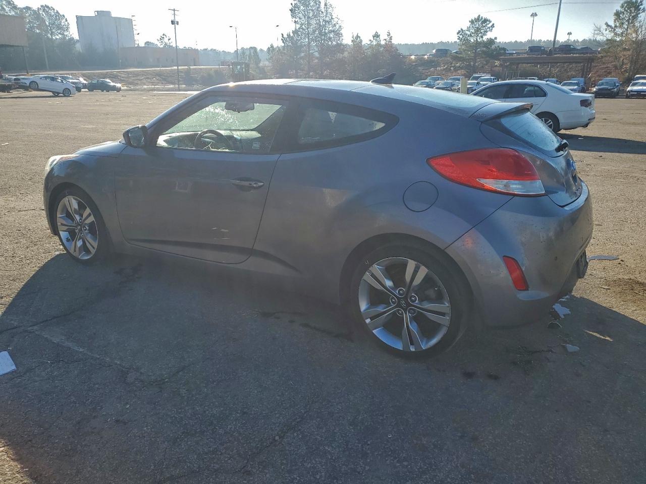 Hyundai VELOSTER Image 3