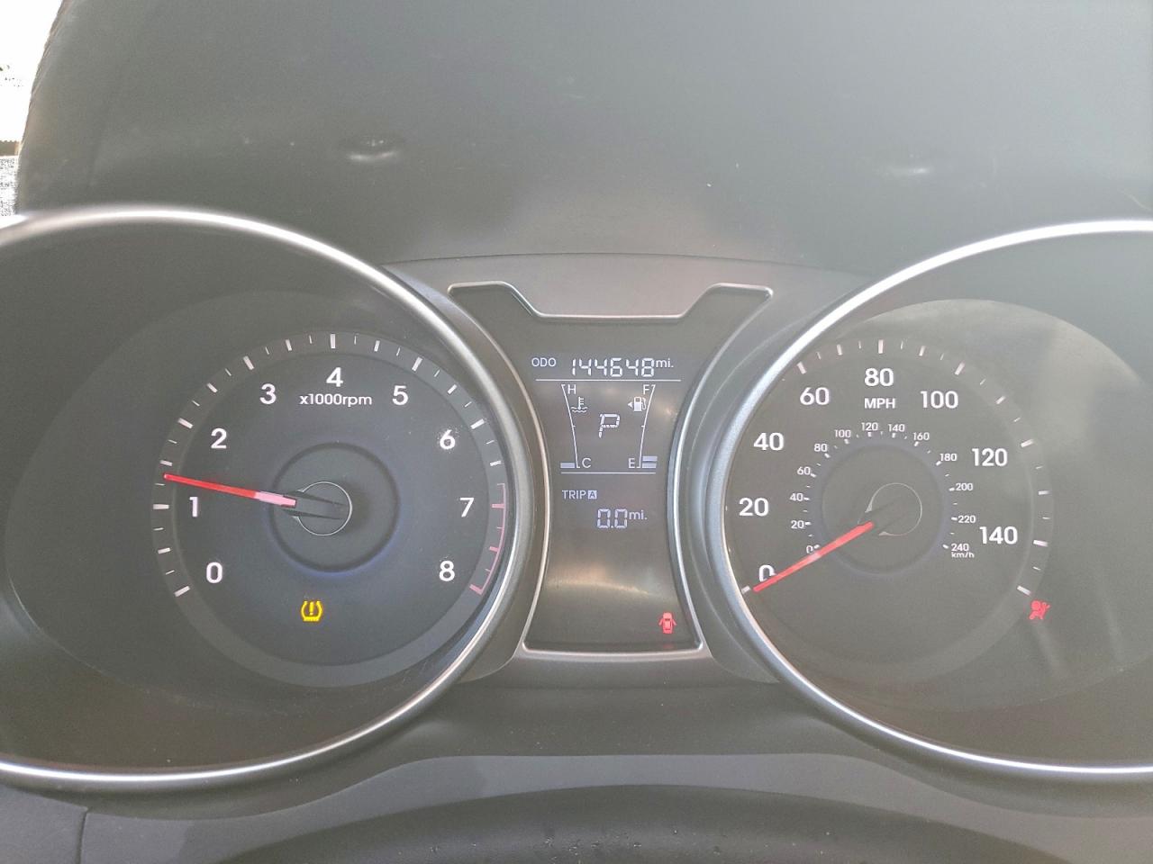 Hyundai VELOSTER Image 10