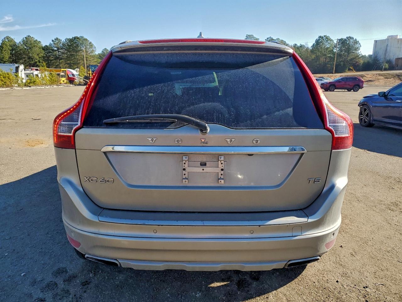 Volvo XC60 T5 Premier Image 2