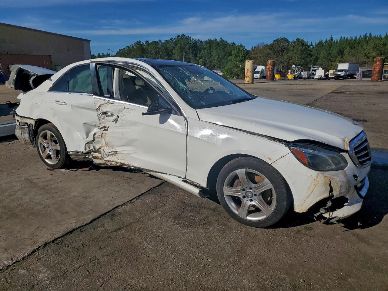 Mercedes-Benz E-Class 350 Image 3