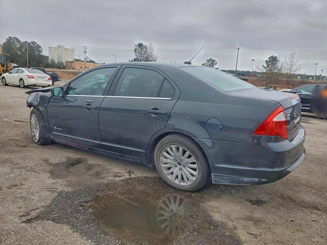 Ford Fusion Hybrid Image 11