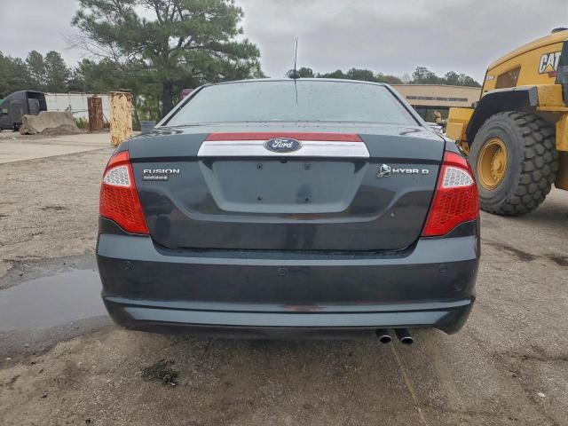 Ford Fusion Hybrid Image 4