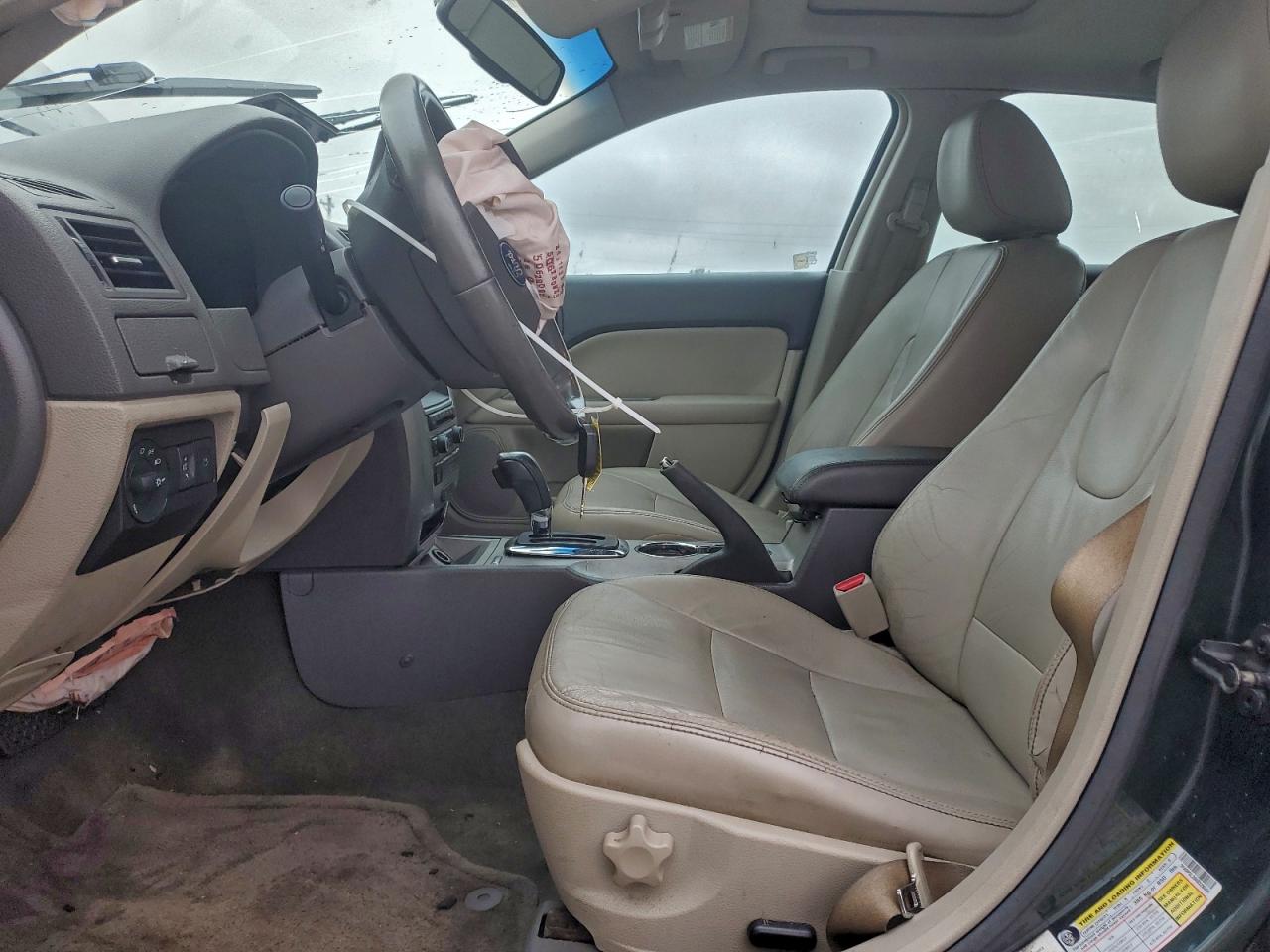 Ford Fusion Hybrid Image 6