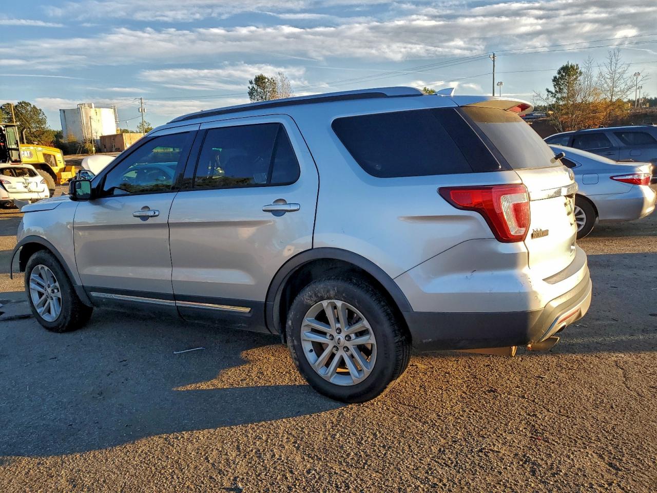 Ford Explorer Xlt Image 9