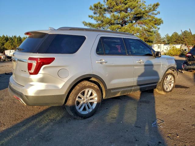 Ford Explorer Xlt Image 7