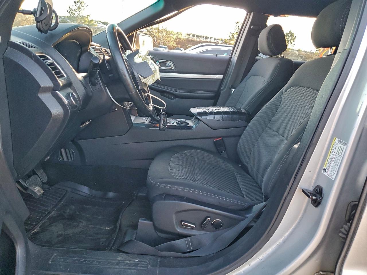 Ford Explorer Xlt Image 4