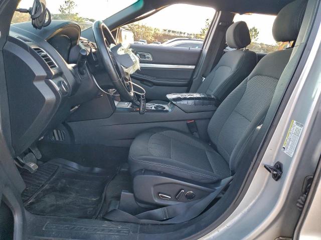 Ford Explorer Xlt Image 4