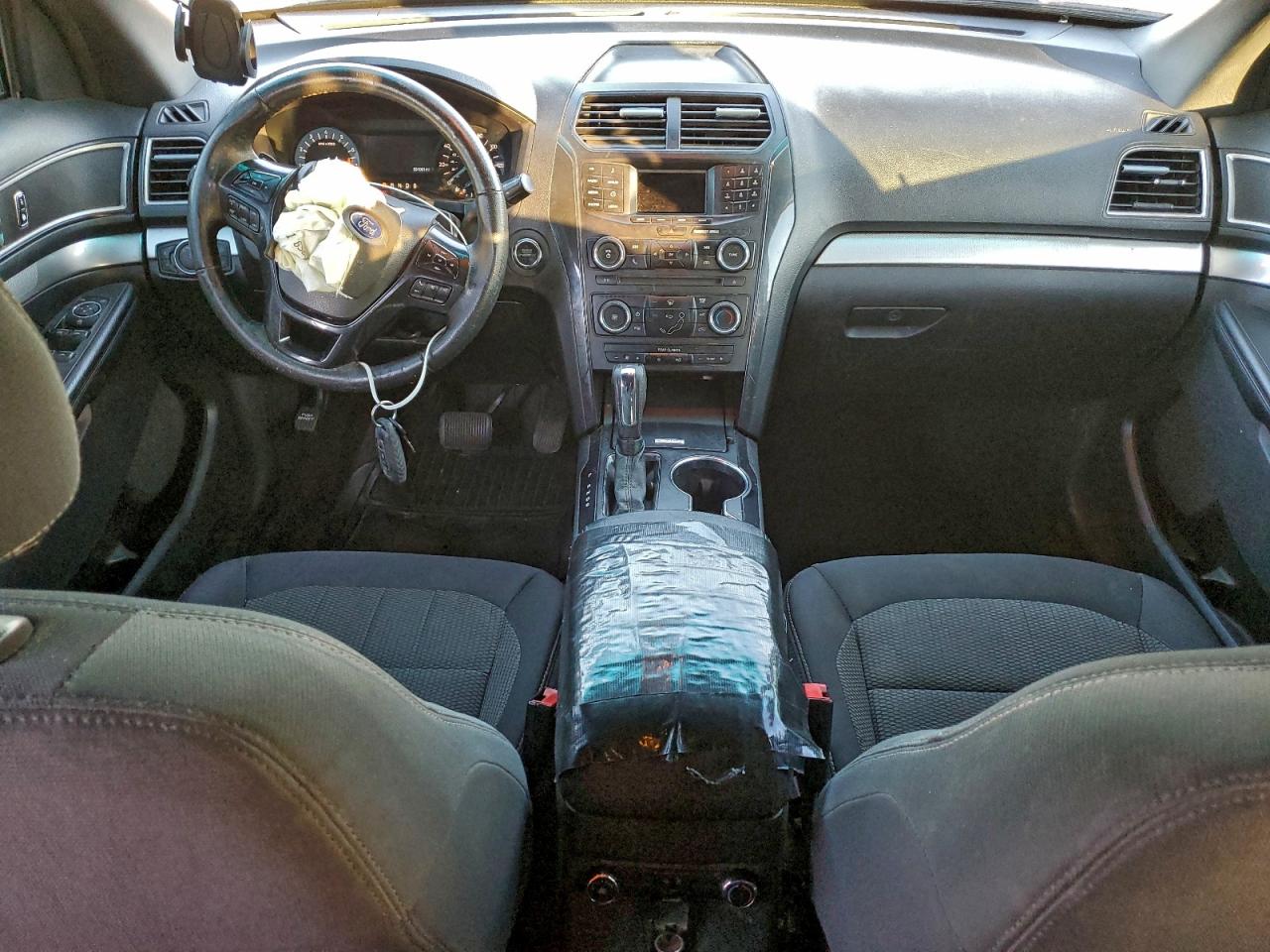 Ford Explorer Xlt Image 10