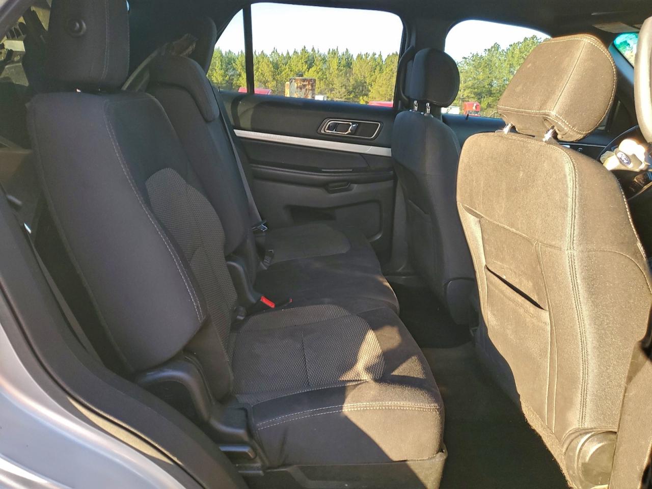 Ford Explorer Xlt Image 2