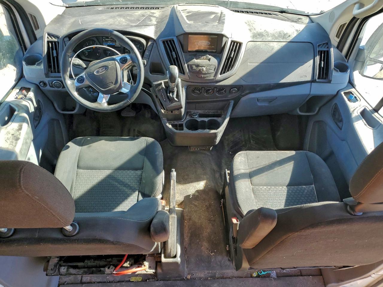 Ford Transit T-150 Image 8