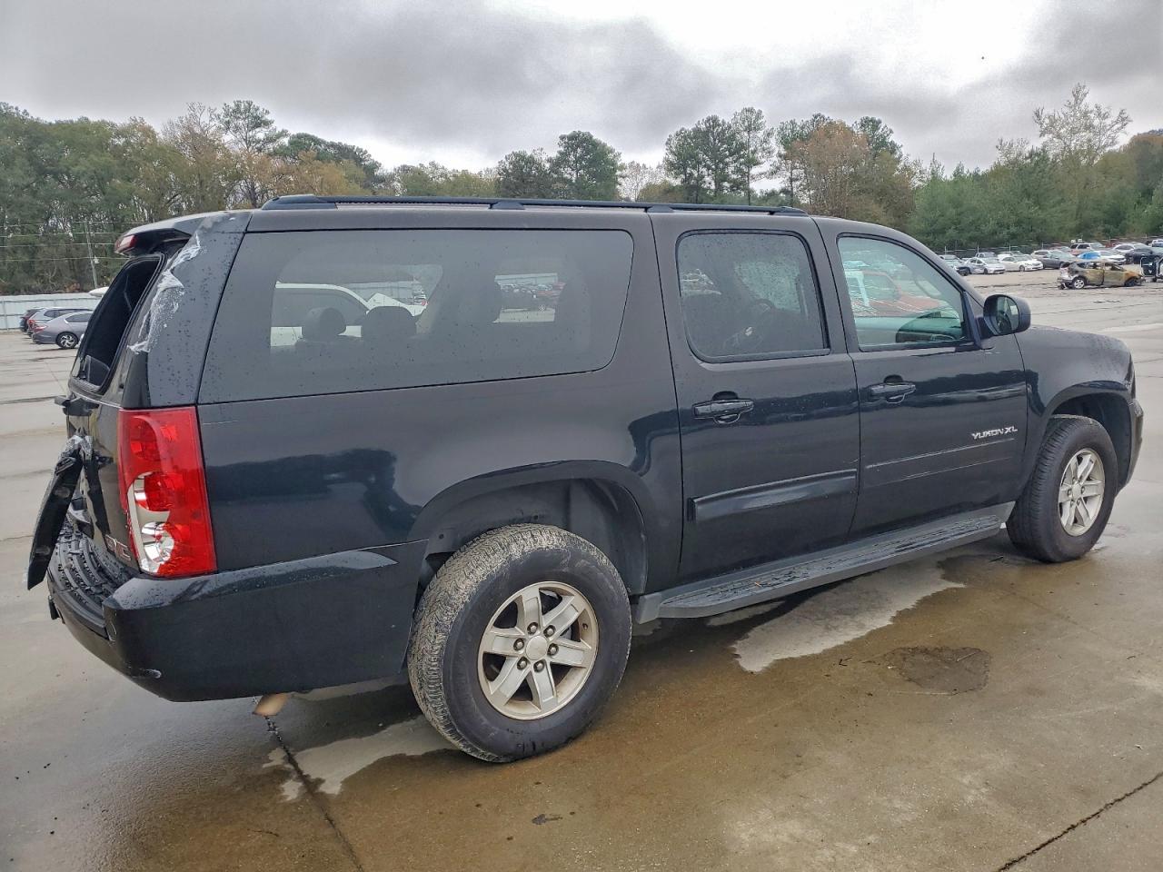 GMC Yukon K1500 Sle Image 13