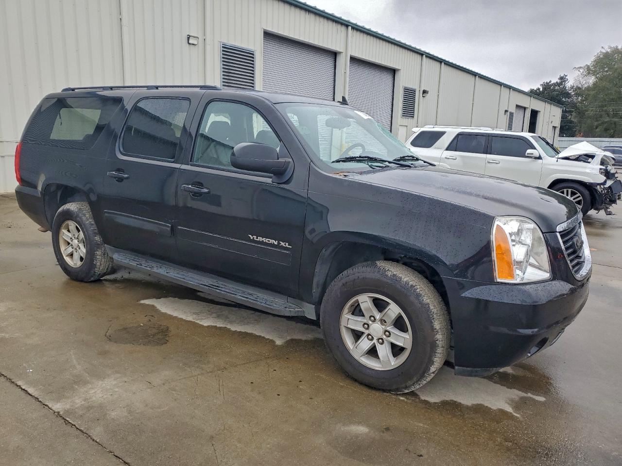 GMC Yukon K1500 Sle Image 4