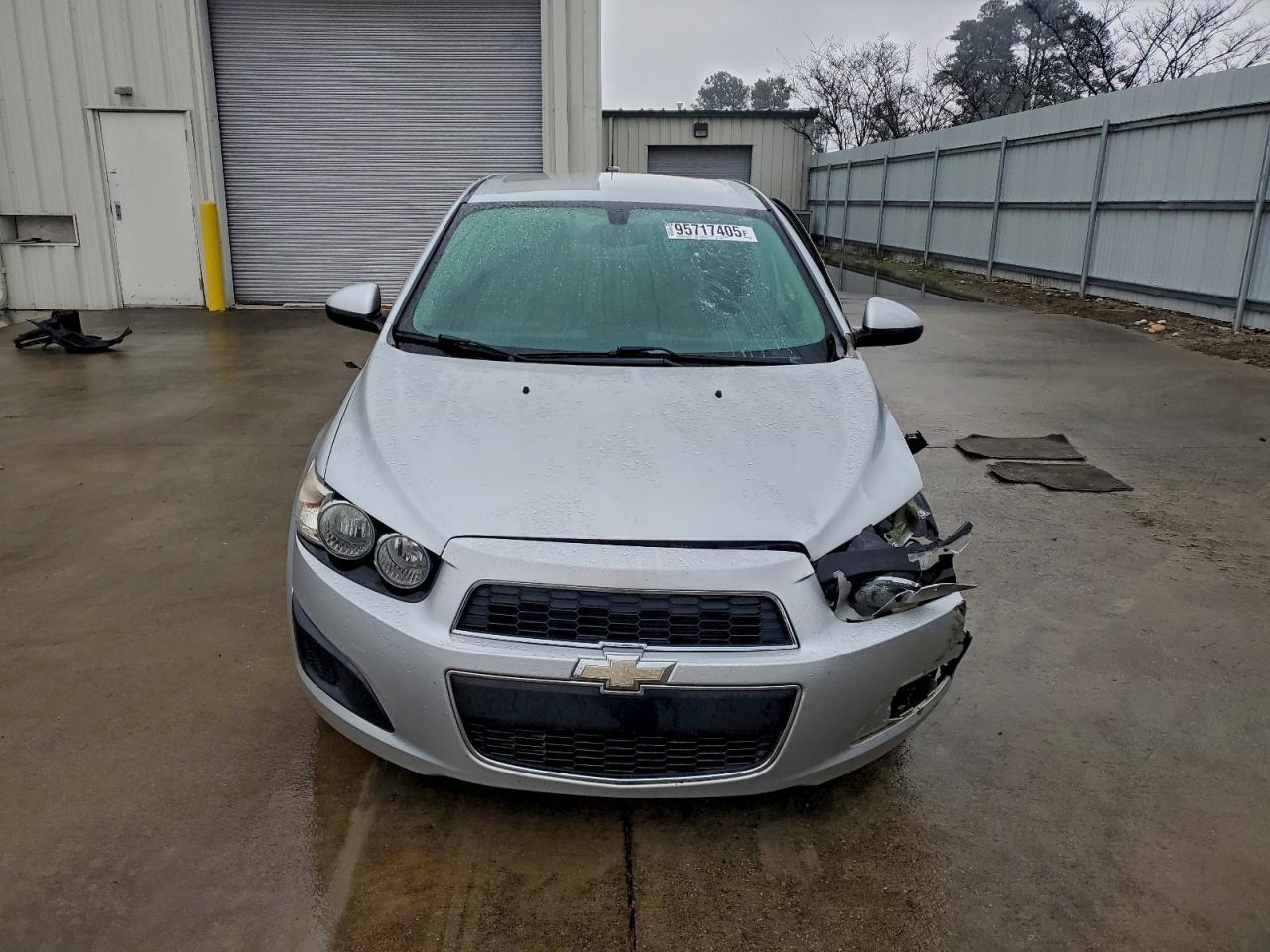 Chevrolet Sonic Ls Image 7