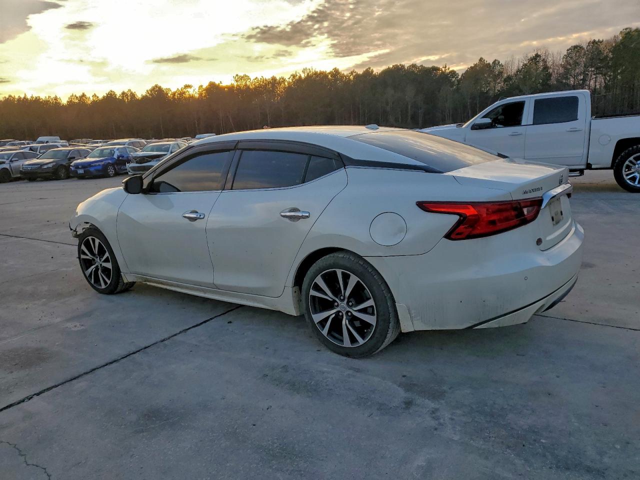 Nissan Maxima 3.5s Image 2