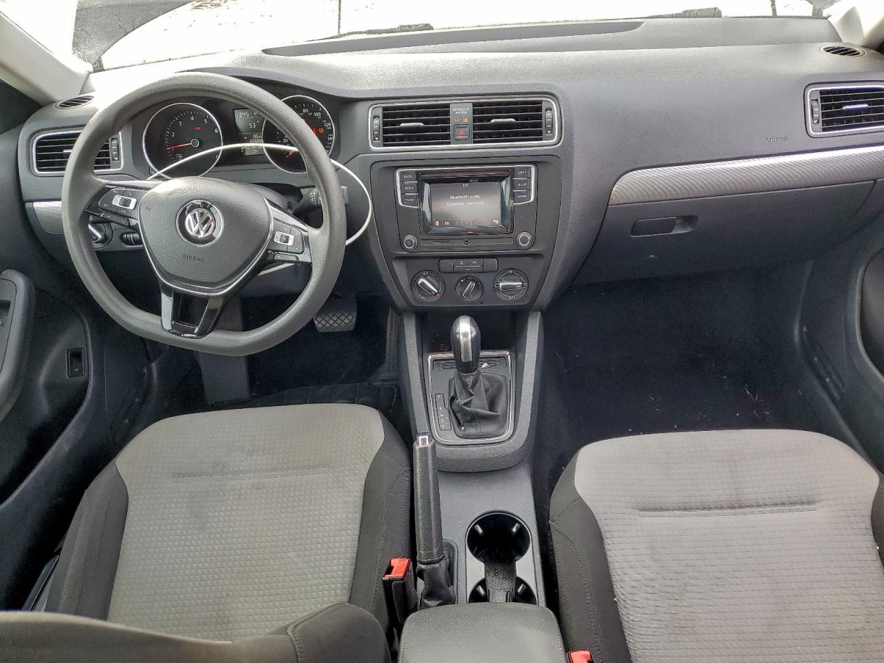 Volkswagen Jetta S Image 7