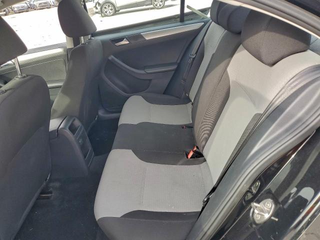 Volkswagen Jetta S Image 9