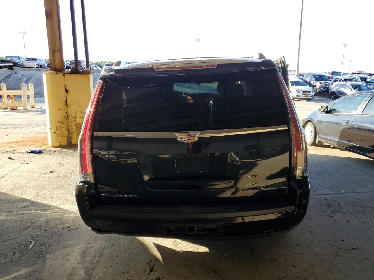 Cadillac Escalade Luxury Image 5