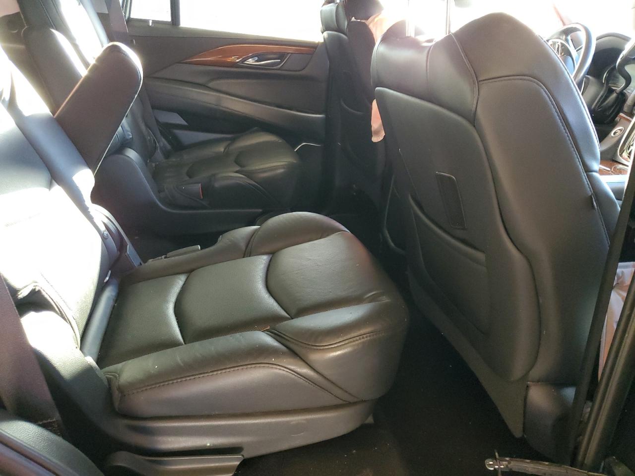 Cadillac Escalade Luxury Image 11