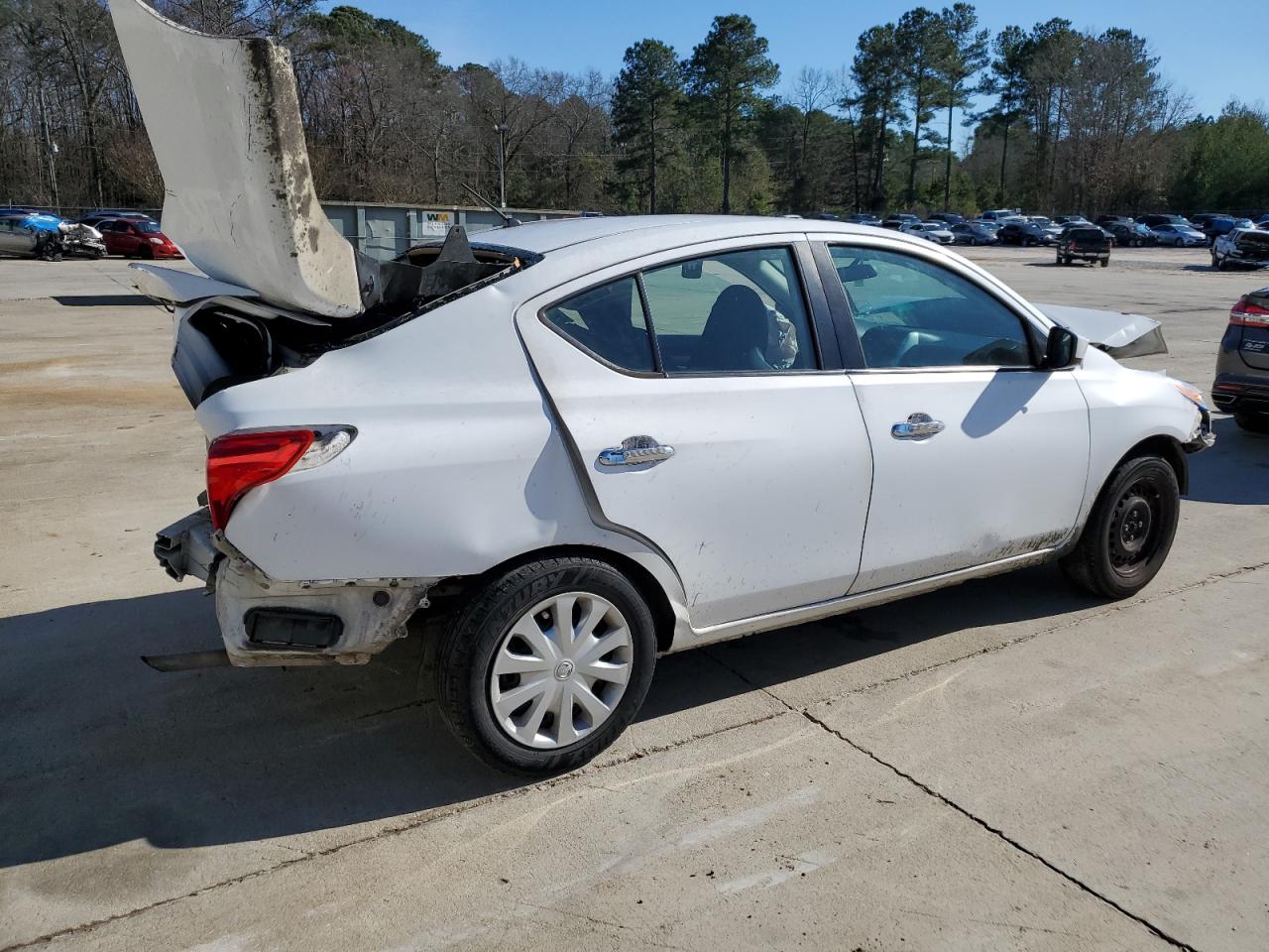Nissan Versa S Image 5