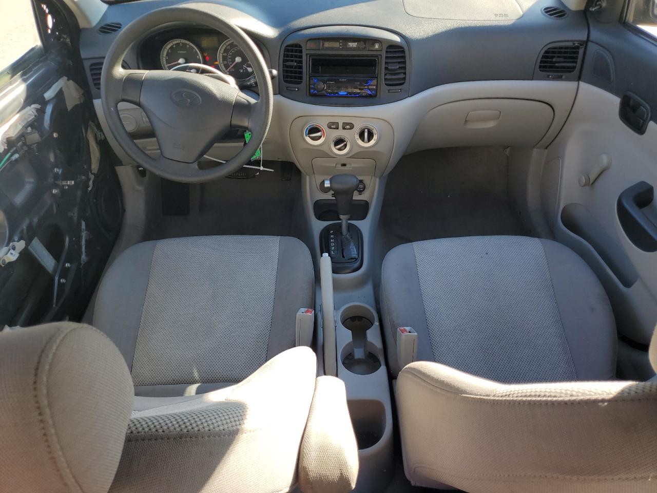 Hyundai ACCENT Gls Image 4