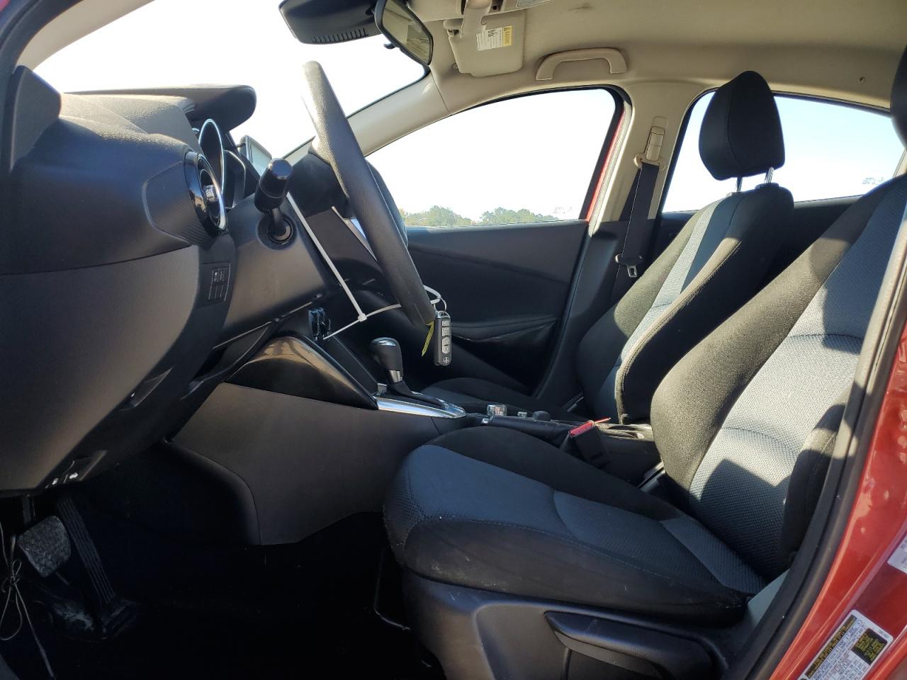 Toyota Yaris Image 6