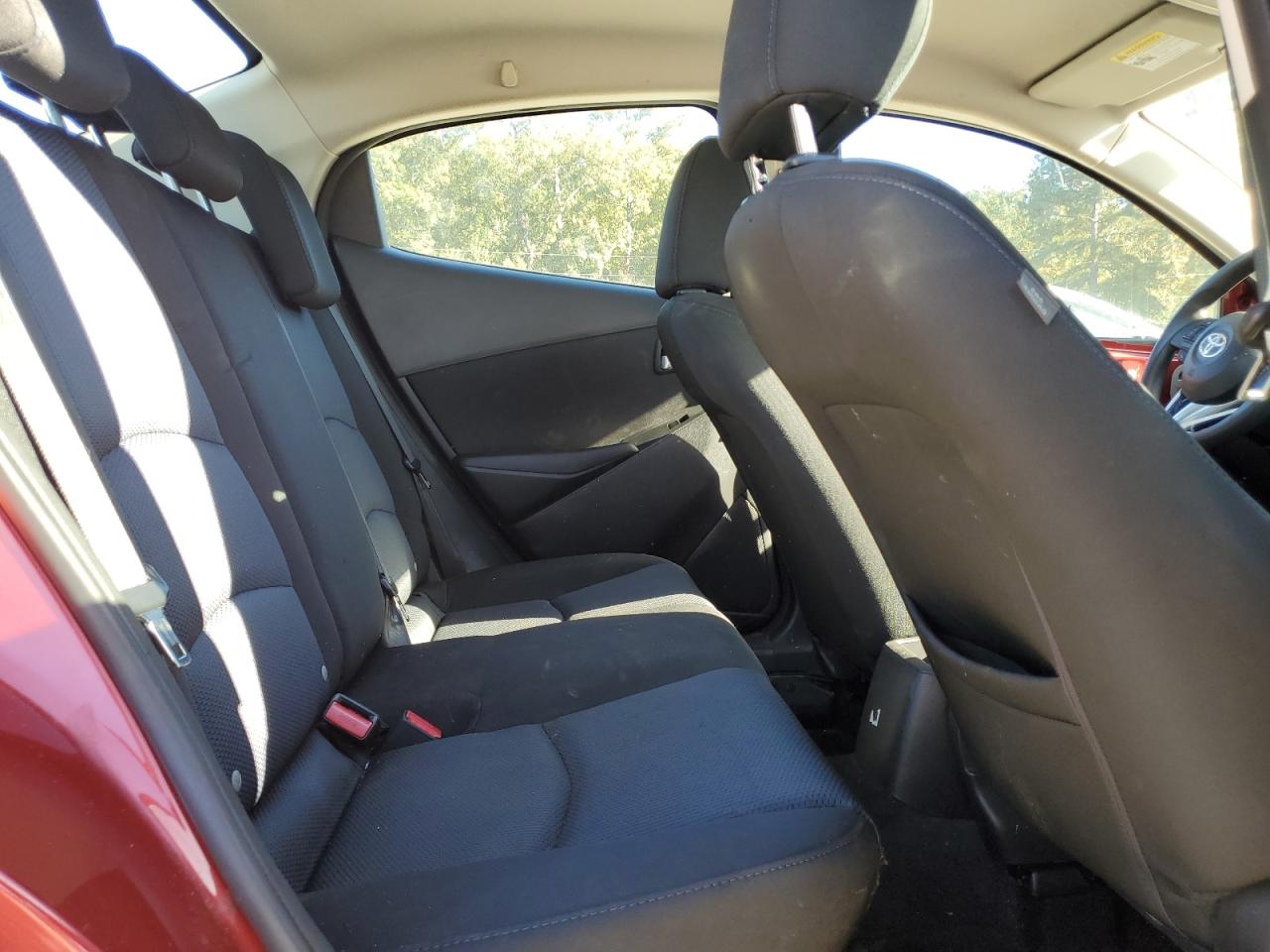 Toyota Yaris Image 9