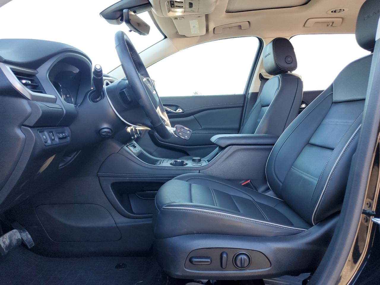 GMC Acadia Denali Image 5