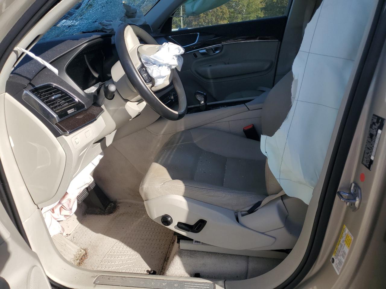 Volvo XC90 T6 Image 6