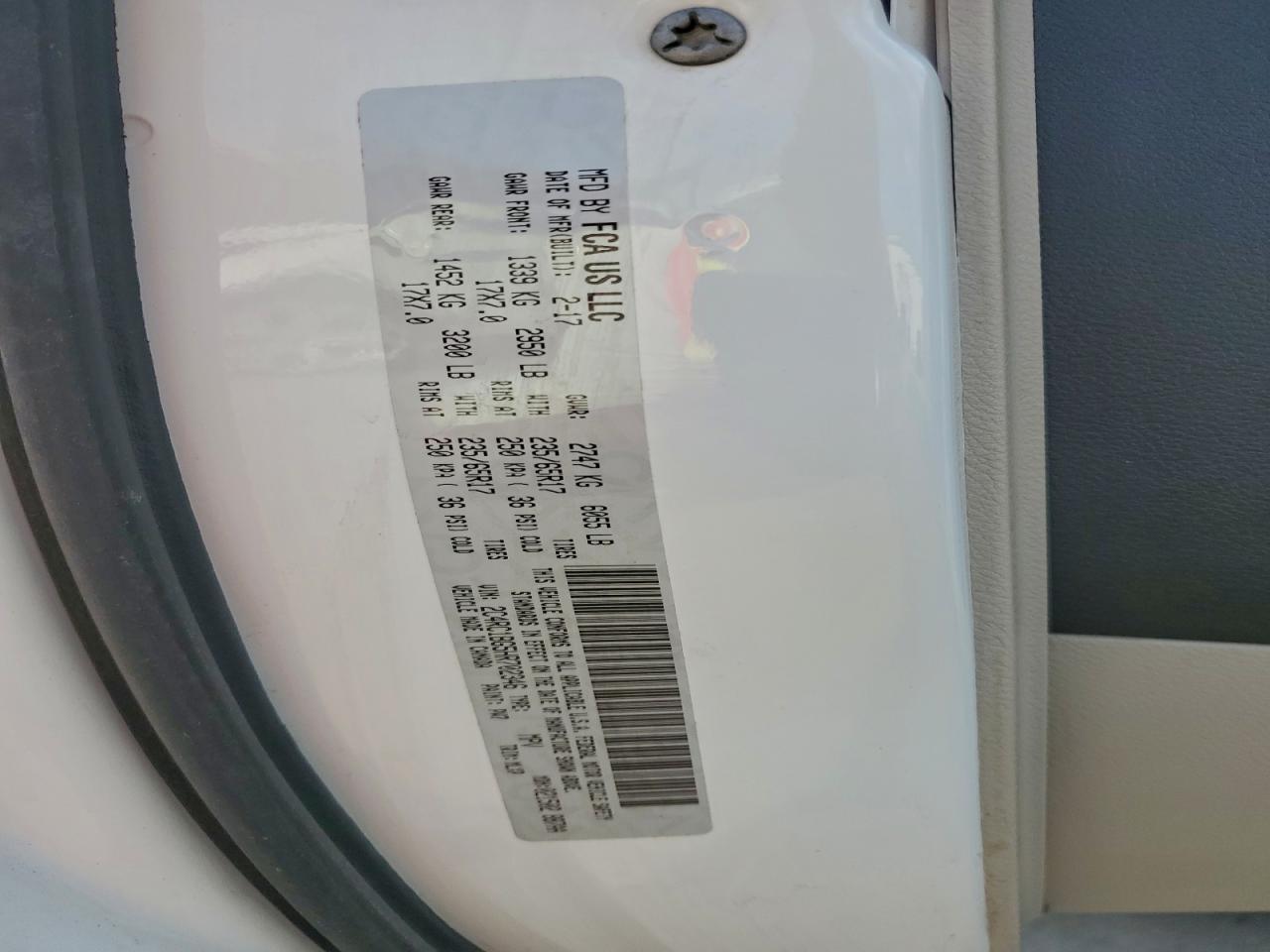 Chrysler Pacifica Touring L Image 2