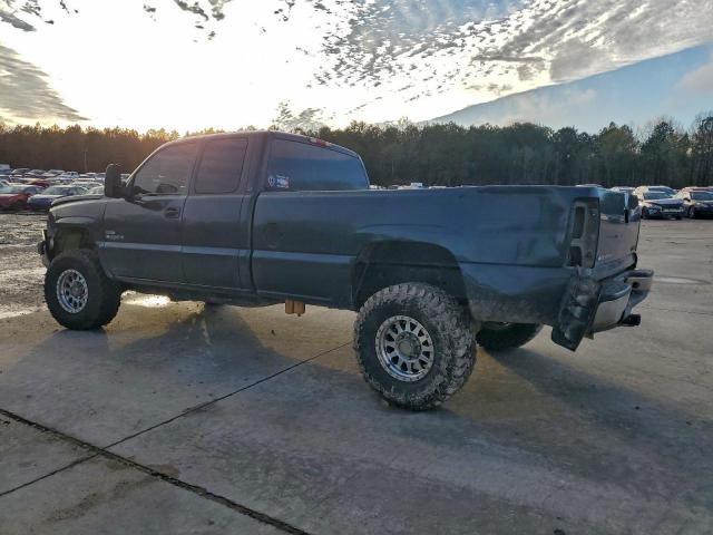 Chevrolet Silverado K2500 Heavy Duty Image 3