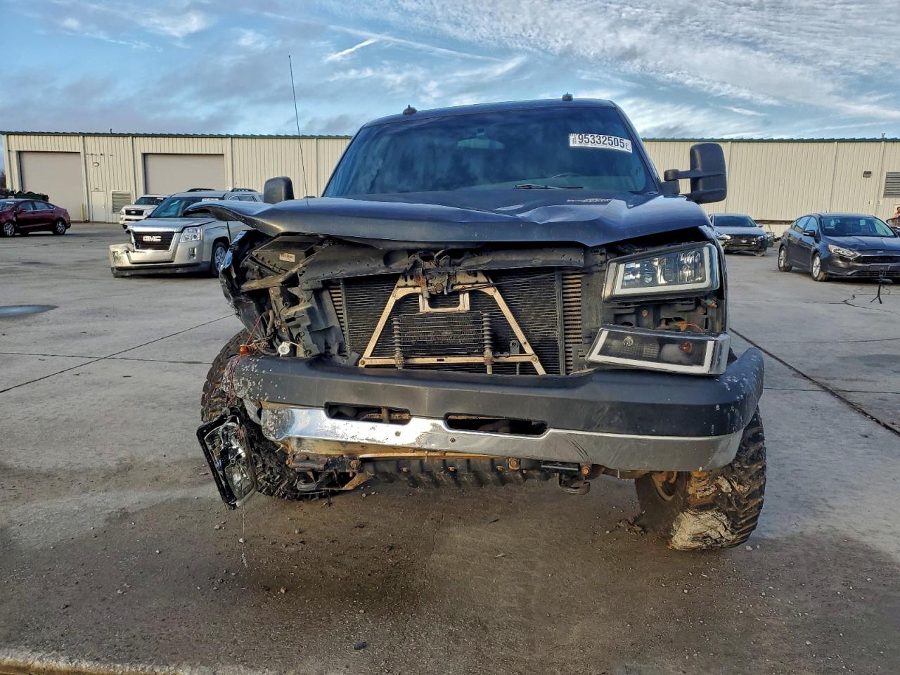 Chevrolet Silverado K2500 Heavy Duty Image 10