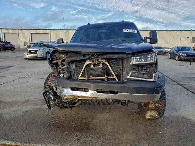 Chevrolet Silverado K2500 Heavy Duty Image 10