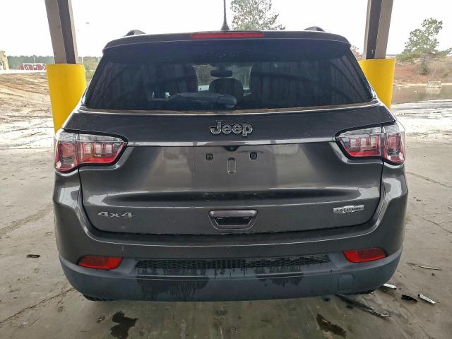 Jeep Compass Latitude Image 4