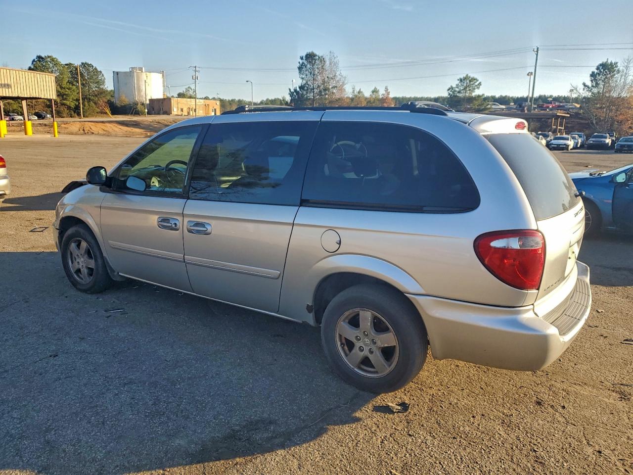 Dodge Caravan Sxt Image 3
