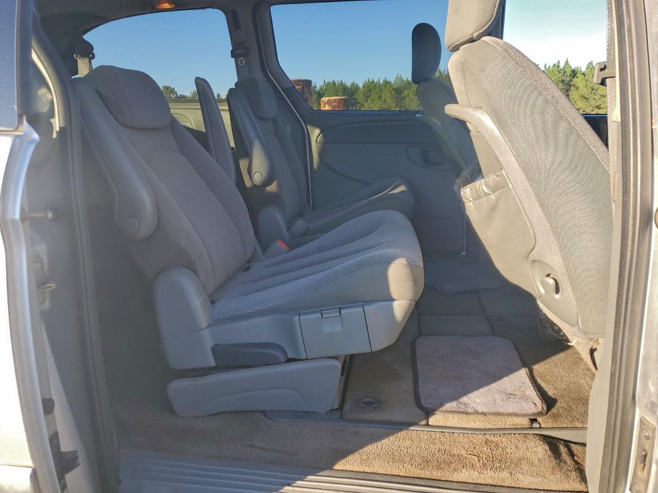 Dodge Caravan Sxt Image 10