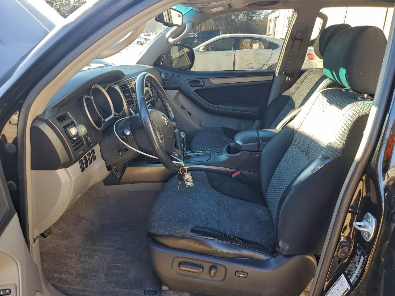 Toyota 4Runner Sr5 Image 5