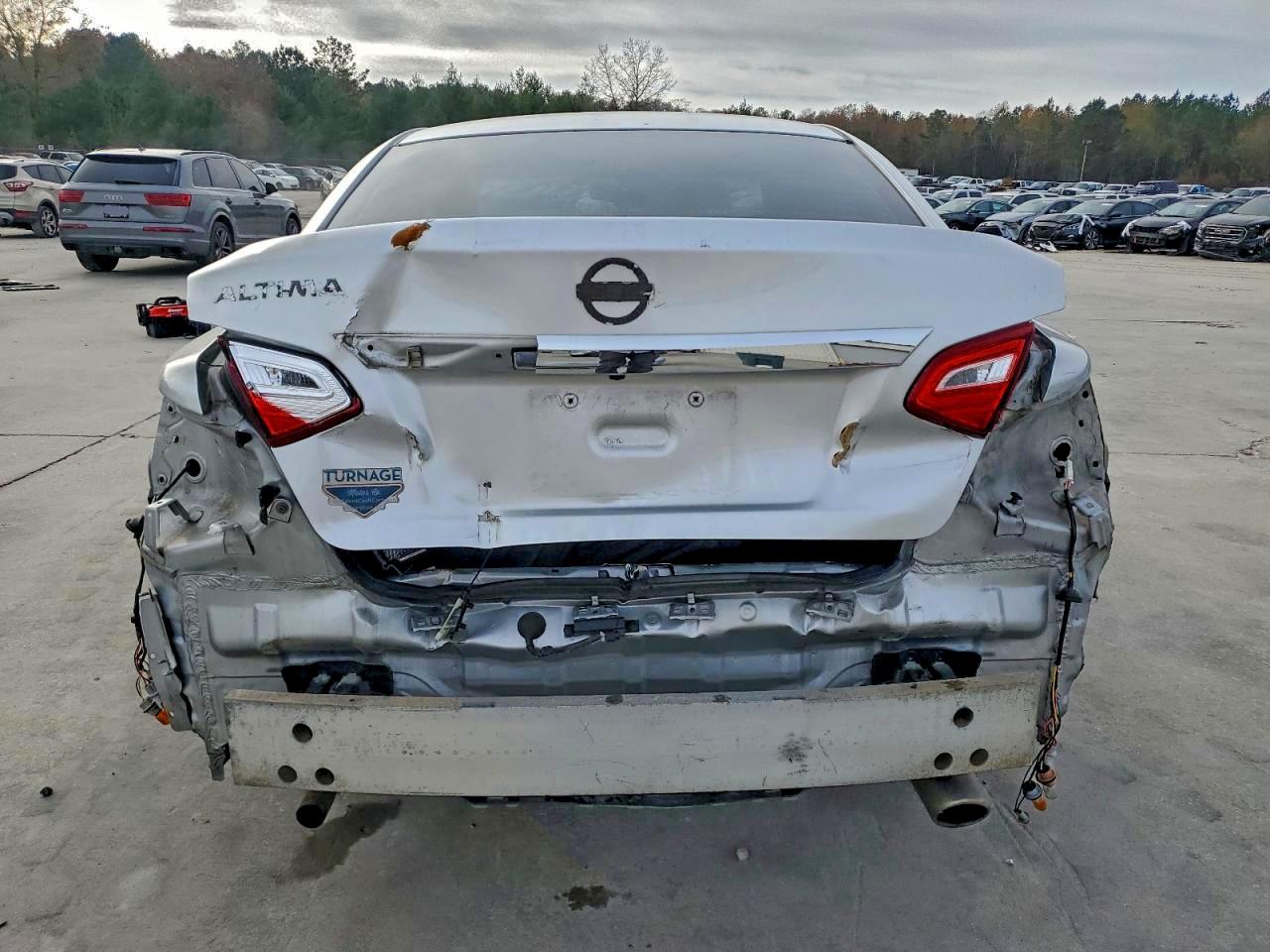 Nissan Altima 2.5 Image 6